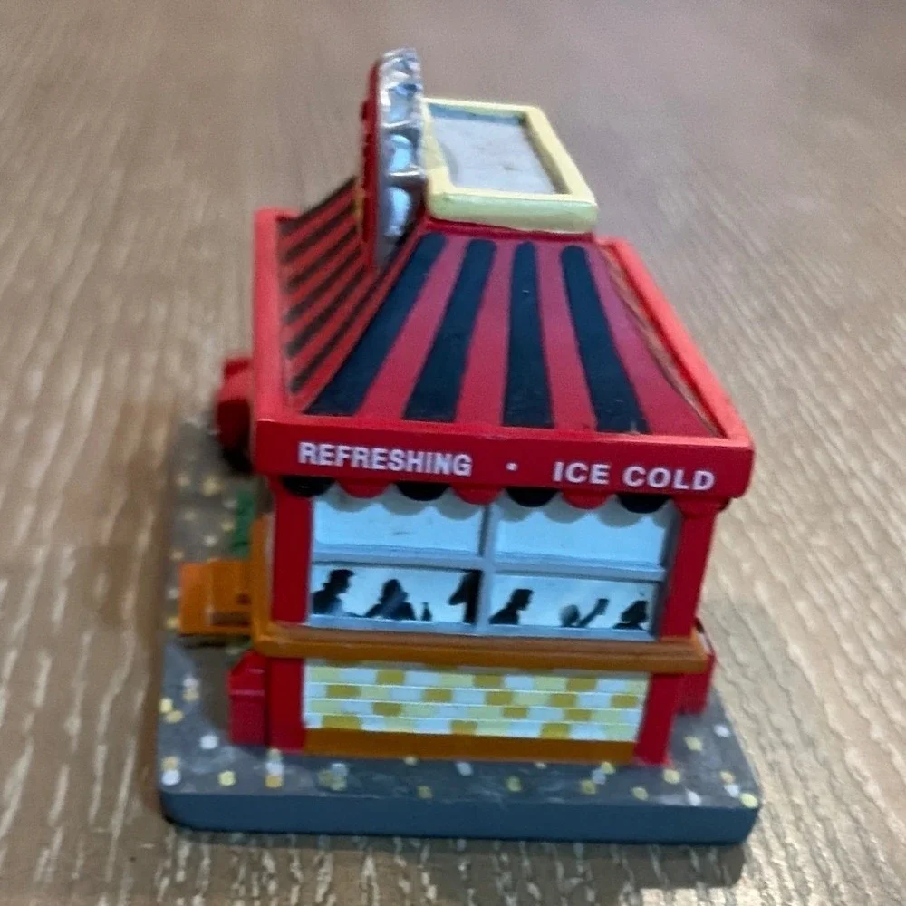 Vintage 1999 Coca-Cola Diner Mini Clock Red Convertible Drive-In Collectible